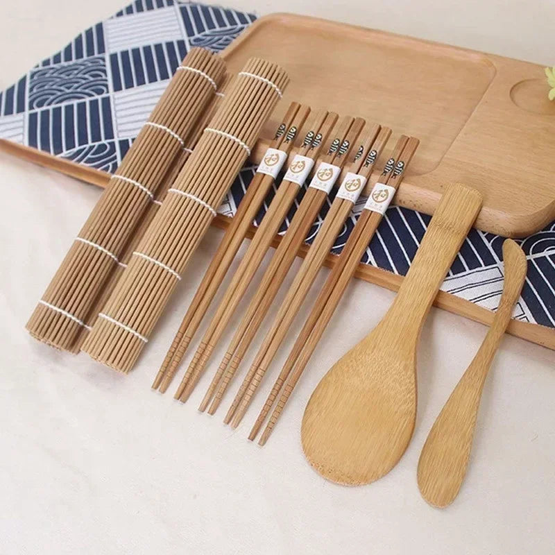 Kit Sushi Maker com 9 peças para moldar sushi, onigiri e bentô de forma prática e profissional em casa.