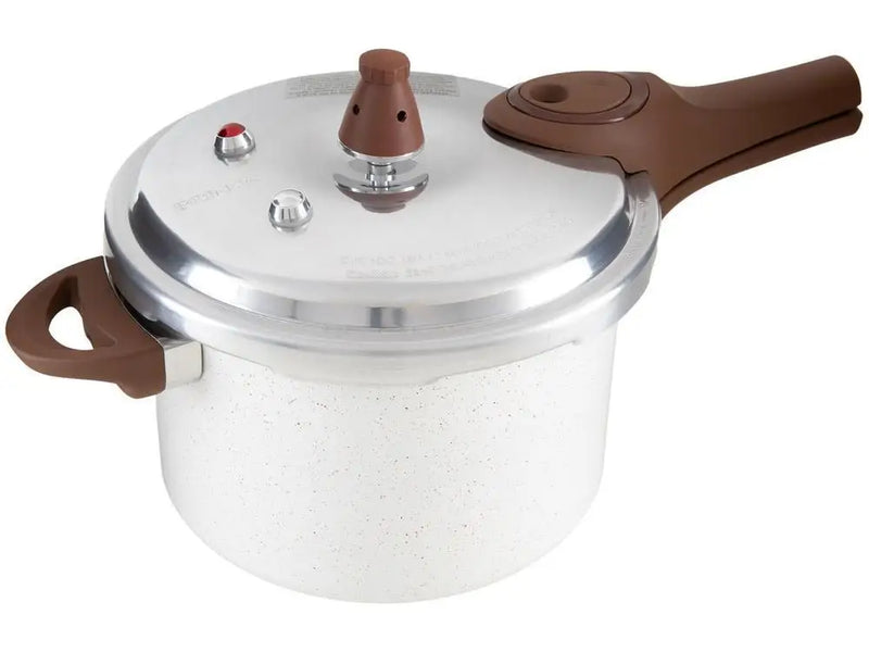 Panela de pressão Brinox 4,2 litros na cor Vanilla Bege para preparo de refeições na cozinha
